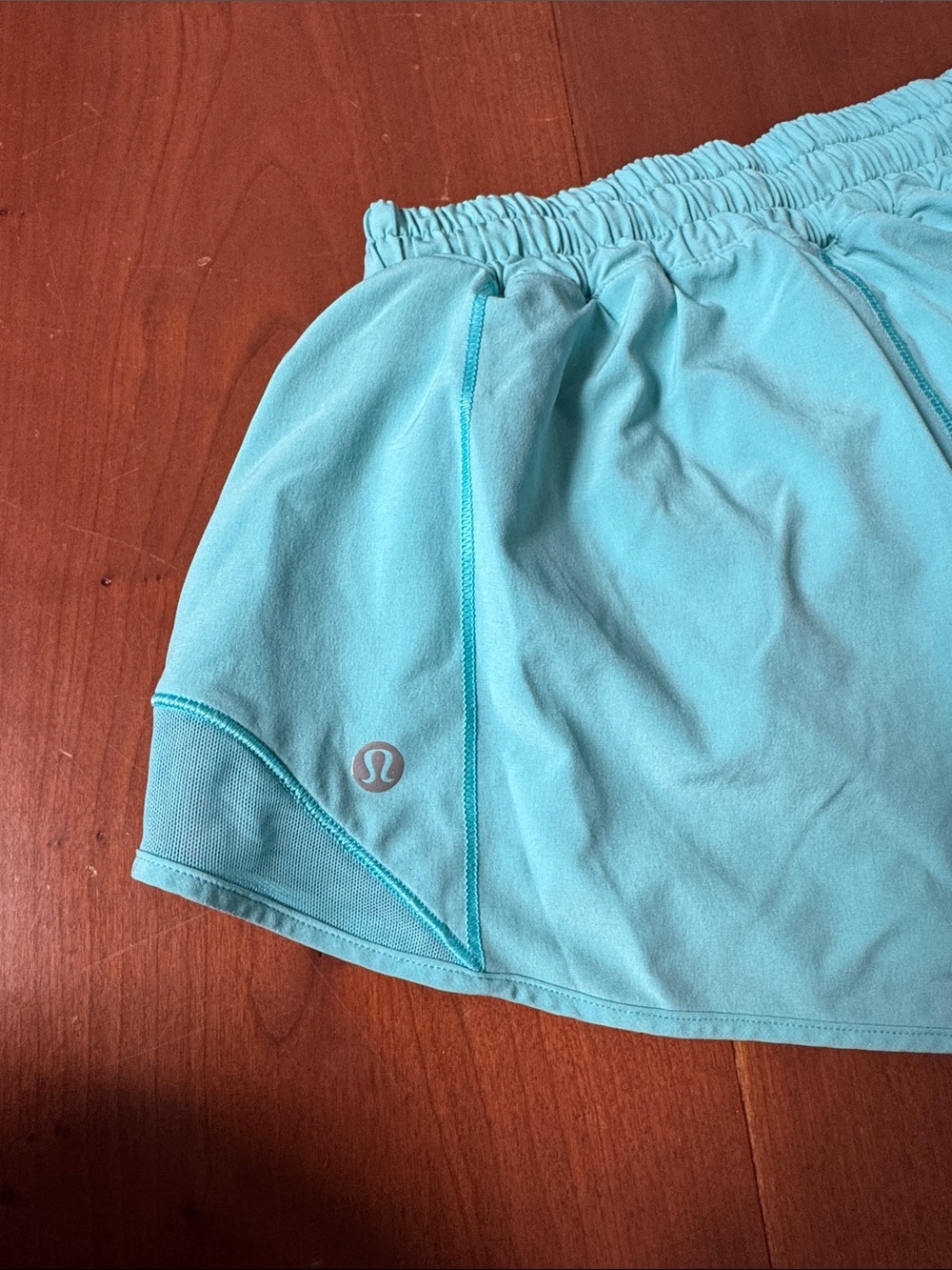 lululemon athletica Hotty Hot Shorts with 2.5inch inseam - Picture 3 of 3